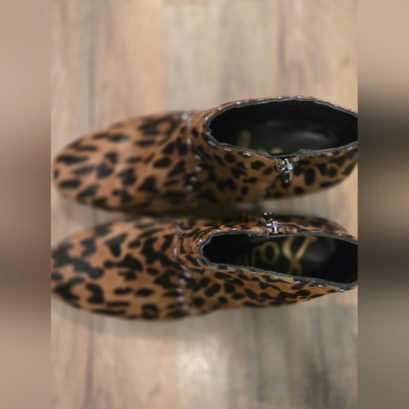 Sam Edelman Lorin Studded Haircalf Bootie Animal Print NEW Size 8.5 - Picture 5 of 6